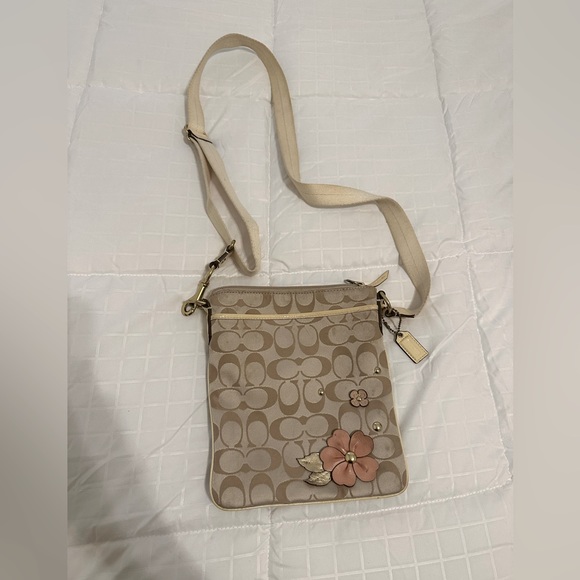 Floral Coach satchel - Picture 1 of 1
